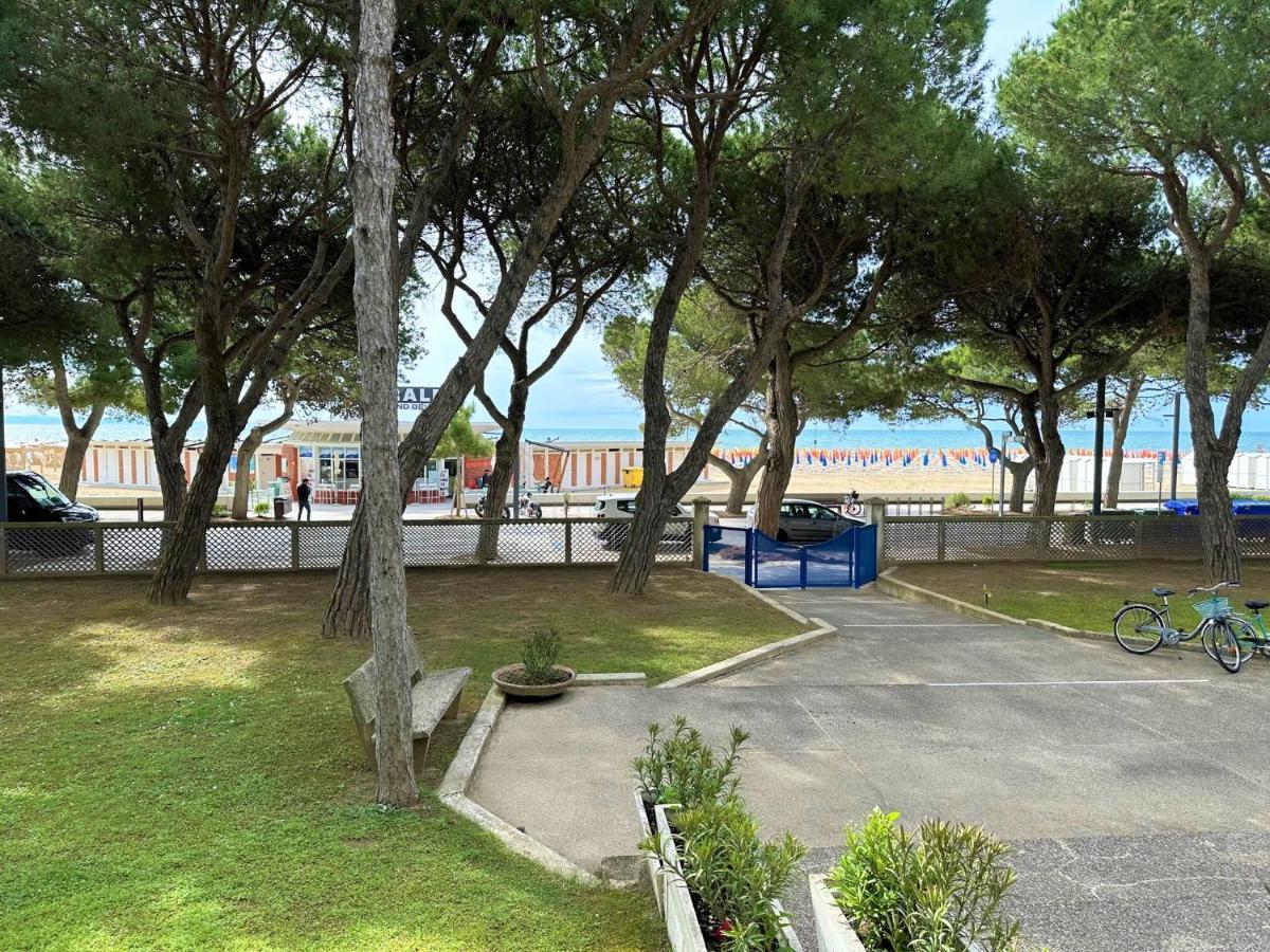 Blu Residence Lignano Sabbiadoro Buitenkant foto